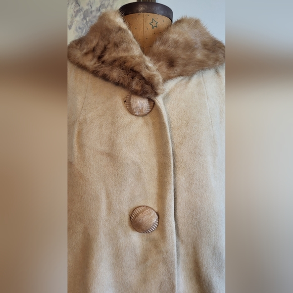 Vintage 40s Oriental by J.J. O'Donnell Beige Cashmere Swing Coat with Fur Collar - Picture 6 of 16